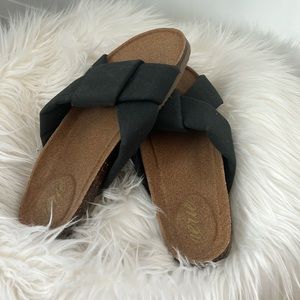 Aerie Sandals